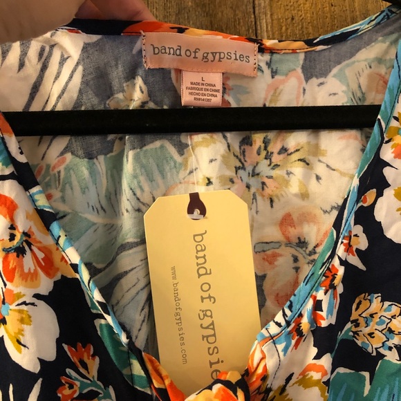 NWT | Band of Gypsies | Navy Peach Floral Romper - Picture 4 of 6